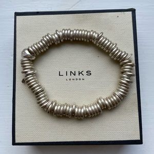 LINKS OF LONDON SILVER BRACELET / WITH BOX / PURCHASED AT HOLT RENFREW
